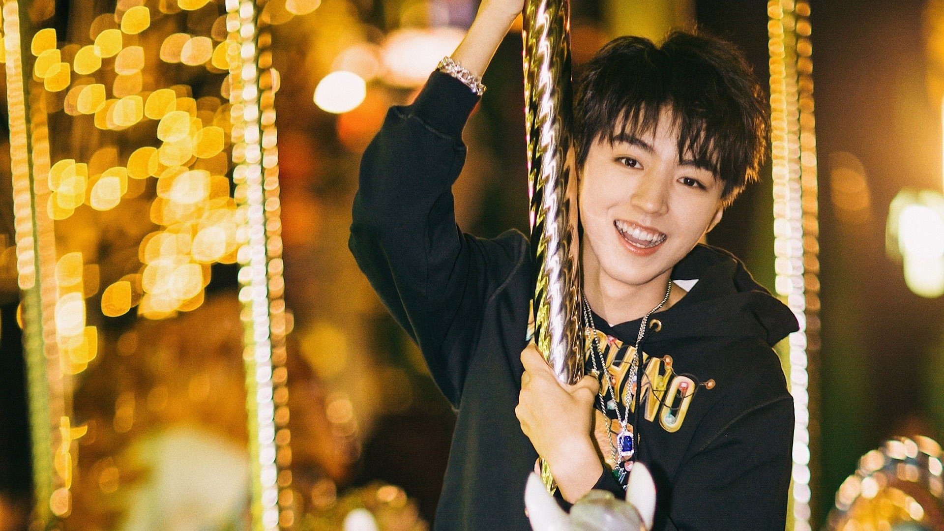 拉文增加中距离冲击制造罚球机会，拉文球员训练