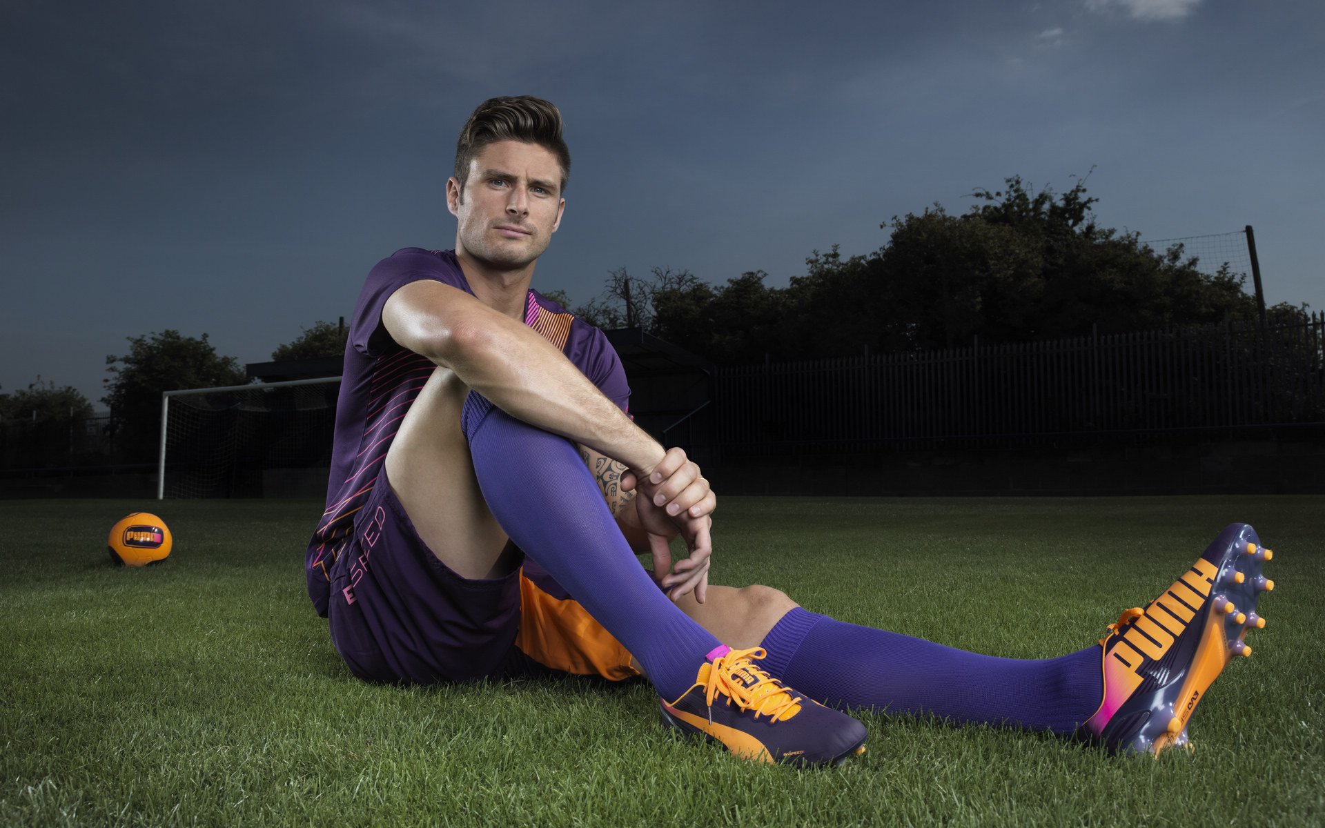 训练中引入柔韧性课程帮助球员提高身体灵活度减少伤病率，柔韧性提升